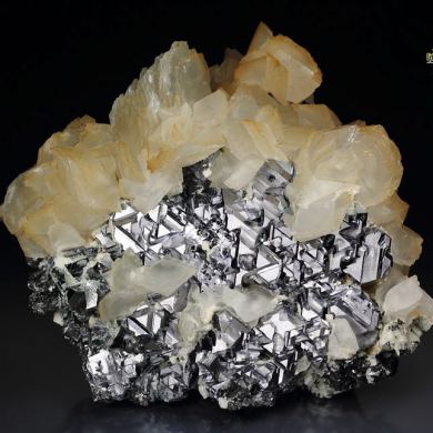 new find - GALENA - SPINEL LAW TWIN, CALCITE