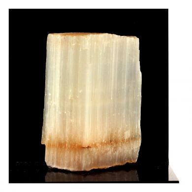Gypsum. 761.40 ct.