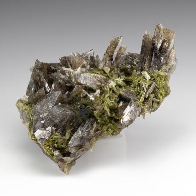Axinite-Mn with Epidote