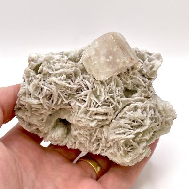 Beryl and Cleavelandite