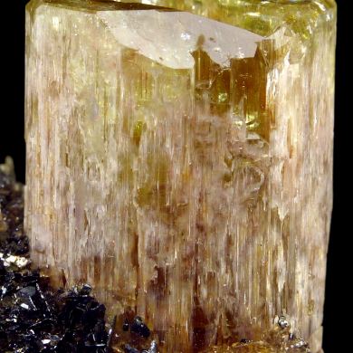 Apatite, hematite, quartz and actinolite pseudo. after pyroxene