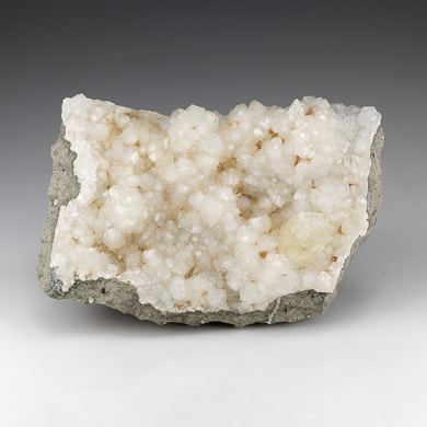 Apophyllite-KF with Calcite