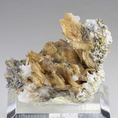 Roweite with Johnbaumite