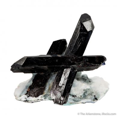 Neptunite on Natrolite with Benitoite